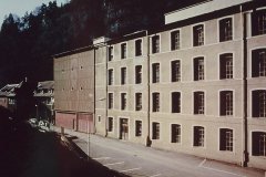 "Ganahl - Fassade Straße - alt"