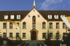 "Fassade Elisabethhaus - Geisa-Fulda, Deutschland"